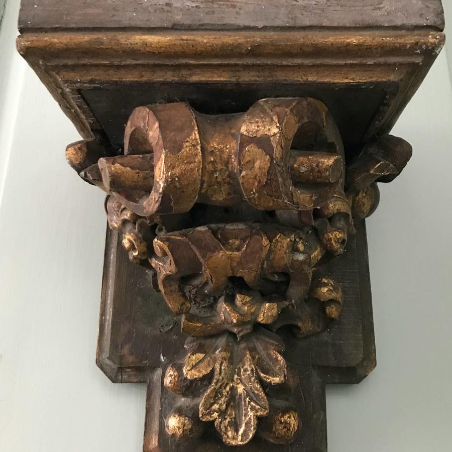 Carved Giltwood Wall Bracket