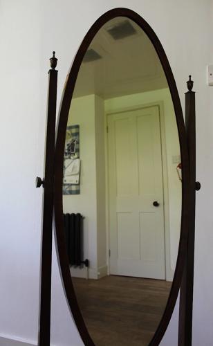 Edwardian Mahogany Cheval Dressing Mirror in Georgian Style