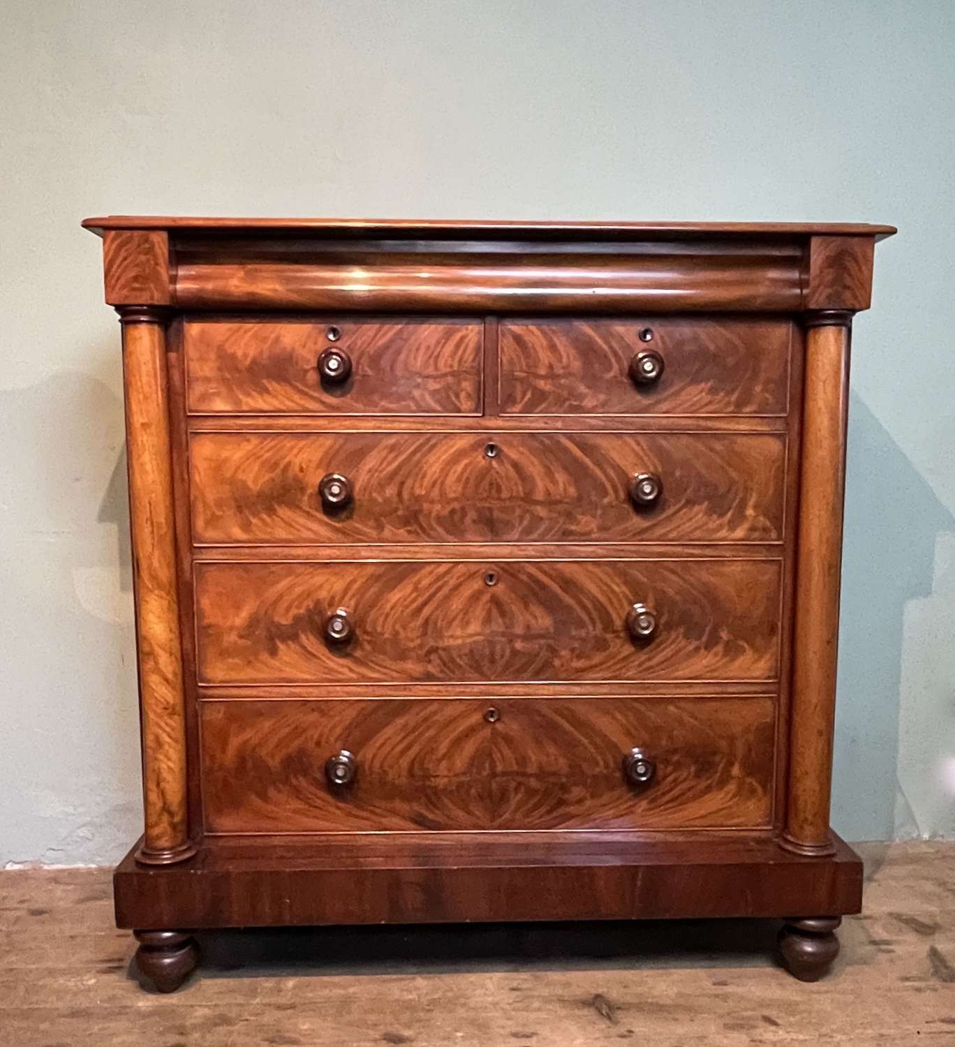 Victorian Mahogany Chest of Drawers with Column Corners