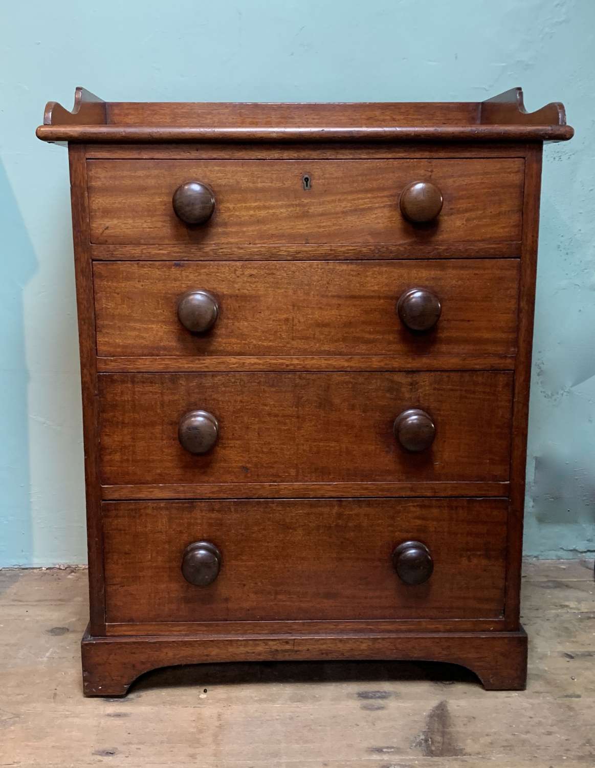 Small Victorian Mahogany Tray Top Chest of Drawers