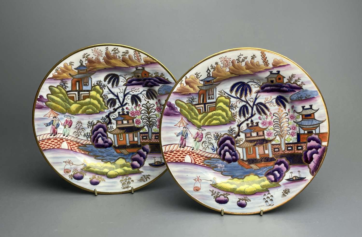 Pair of Regency Chinoiserie Porcelain Plates