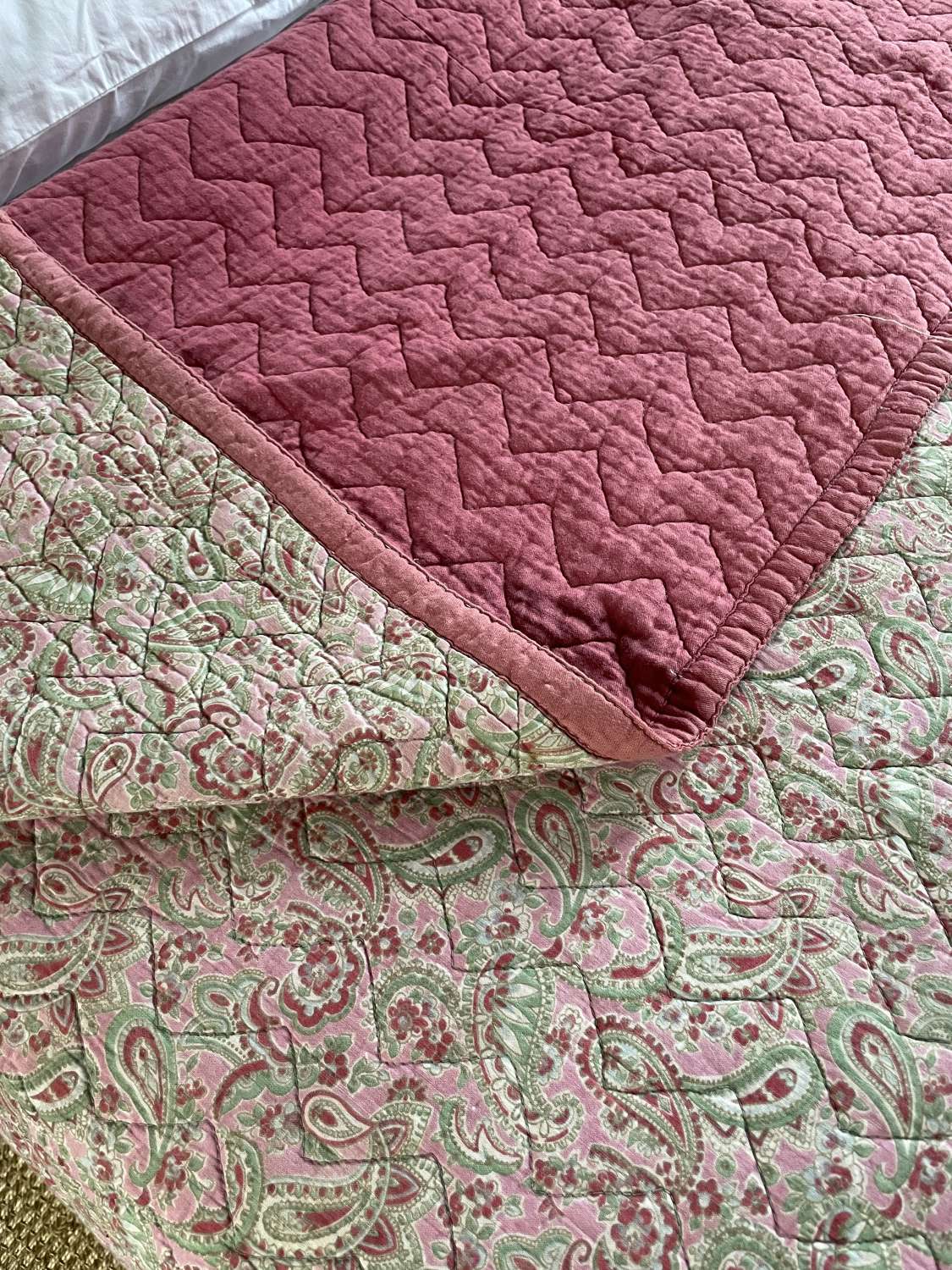 Victorian Pink Floral Paisley Double Quilt