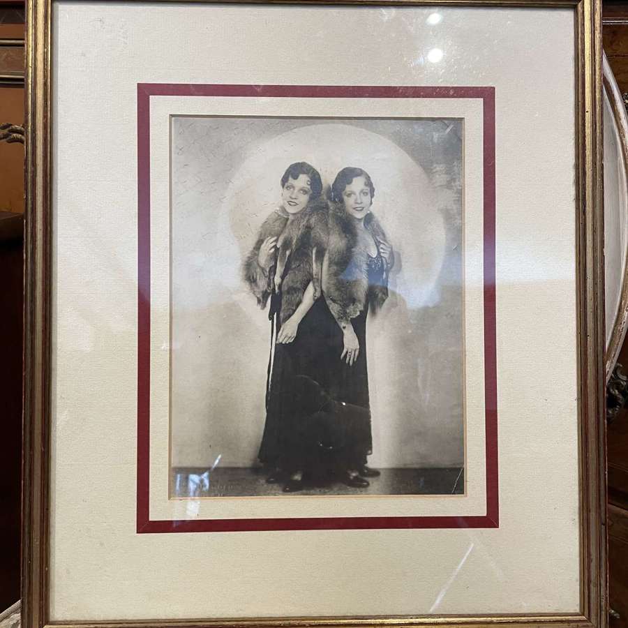 Signed Photograph of Conjoined Twins Daisy & Violet Hilton