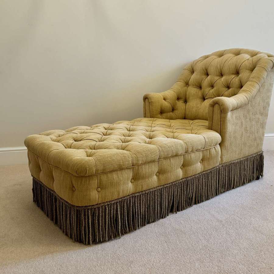 Victorian Button Upholstered Chaise Longue / Daybed