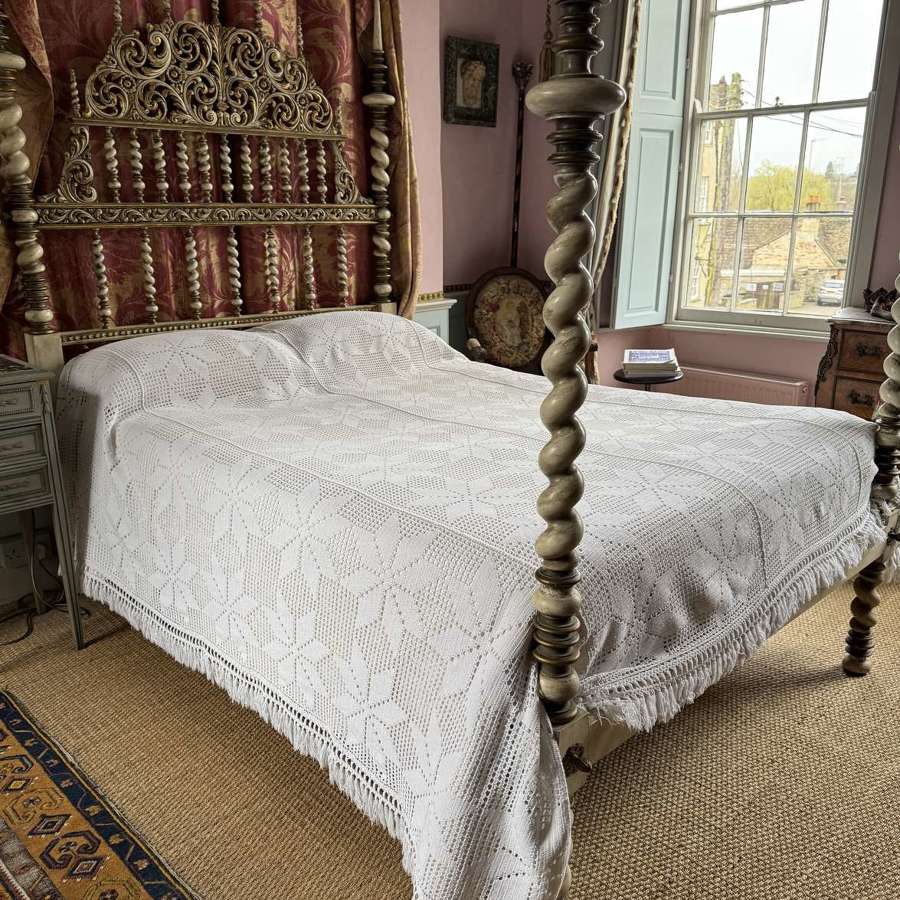 Vintage White Kingsize crochet Bed Cover