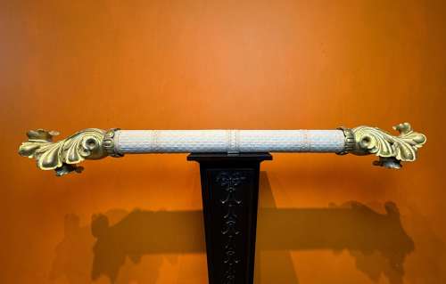 Large Early 19th Century Carved Giltwood Pelmet