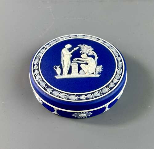 Wedgwood Blue Jasper Dip Circular Patch Box