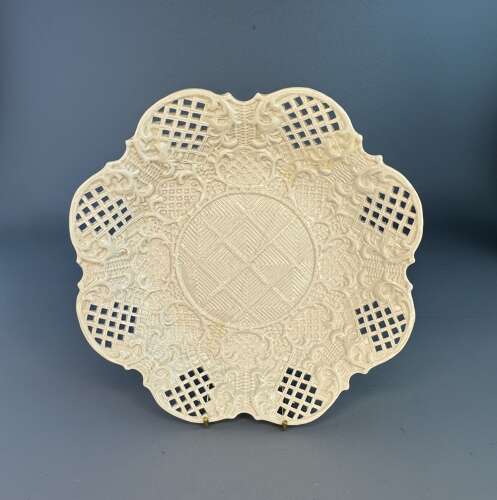Staffordshire Salt-glaze Stoneware Lobed Plate circa 1760