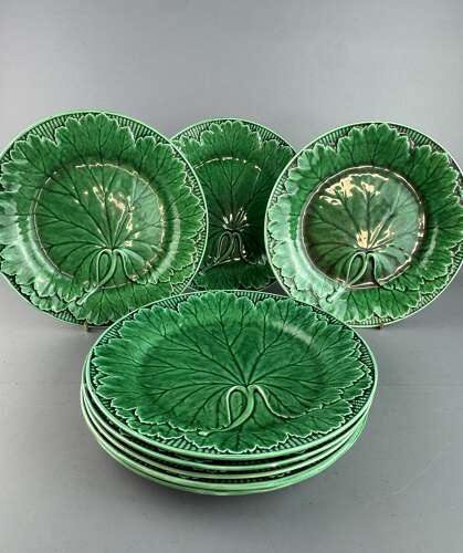 Eight Wedgwood Green Majolica Cabbage Pattern Plates