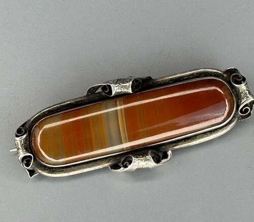Victorian Scottish Silver Banded Agate Brooch