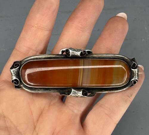 Victorian Scottish Silver Banded Agate Brooch