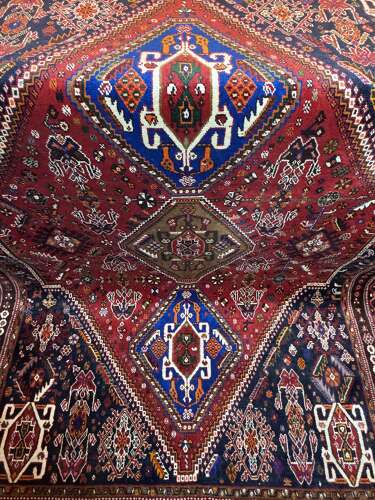 Persian Qashqai Tribal Hand-Woven Wool Medallion Rug