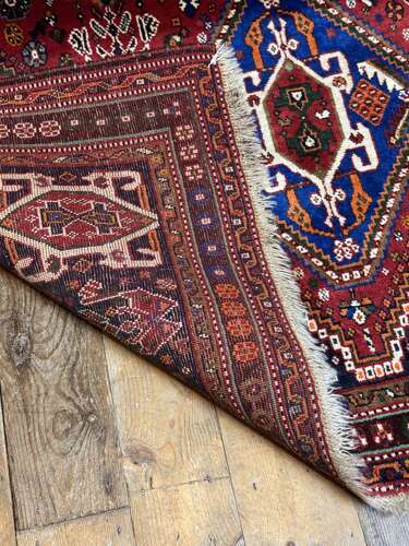 Persian Qashqai Tribal Hand-Woven Wool Medallion Rug