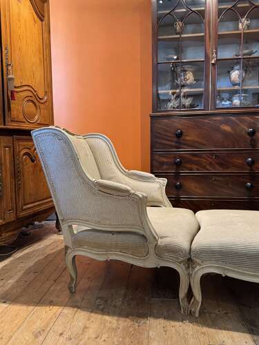 French Louis XV Style Duchesse Brisée in Original Paint